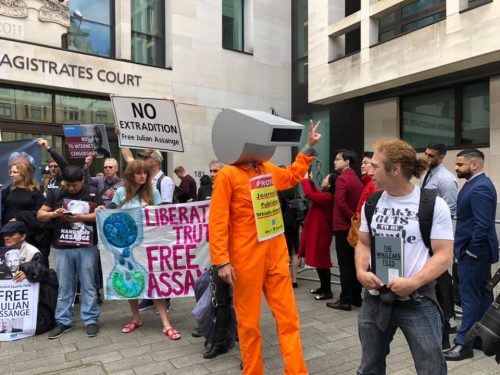 London court protest for Assange