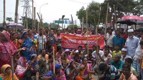 Bangladesh jute mill workers go on strike to demand unpaid wages ...