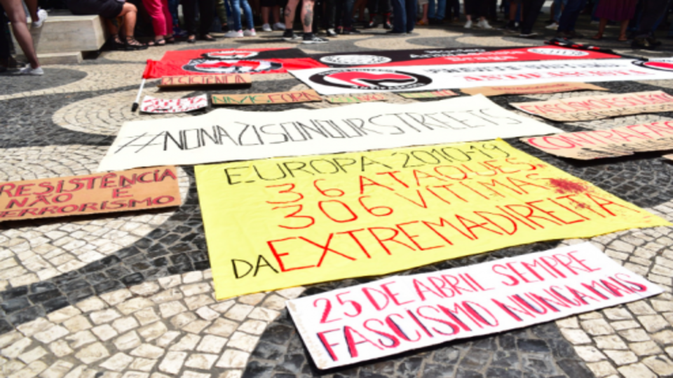 Hundreds march in Lisbon against neo-nazi event