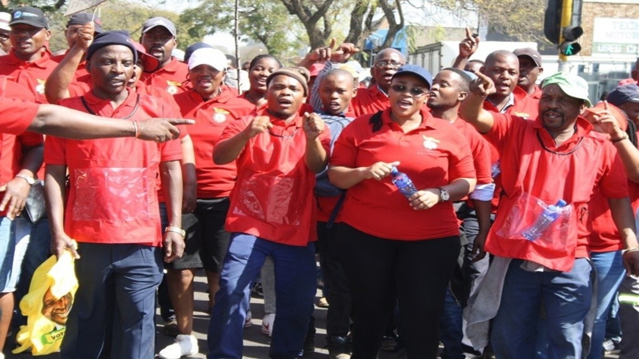 security-guards-in-south-africa-go-on-indefinite-strike-demanding