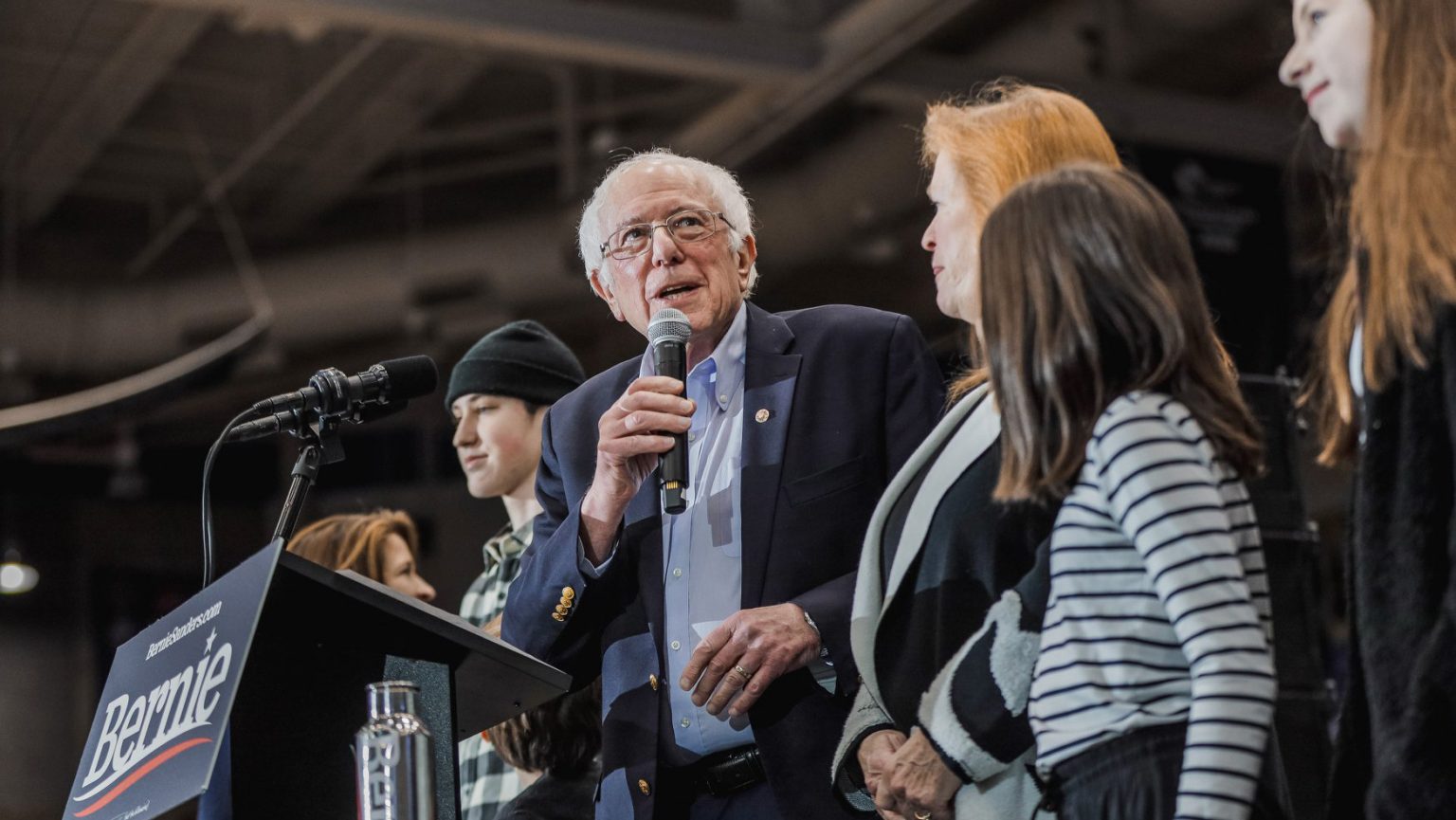 Bernie Sanders Continues To Lead In Democratic Party Primaries In The Us Peoples Dispatch 