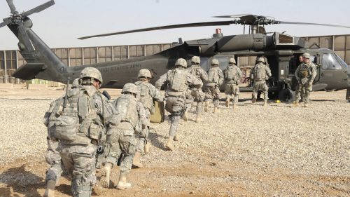 US troops withdraw from base in Iraq