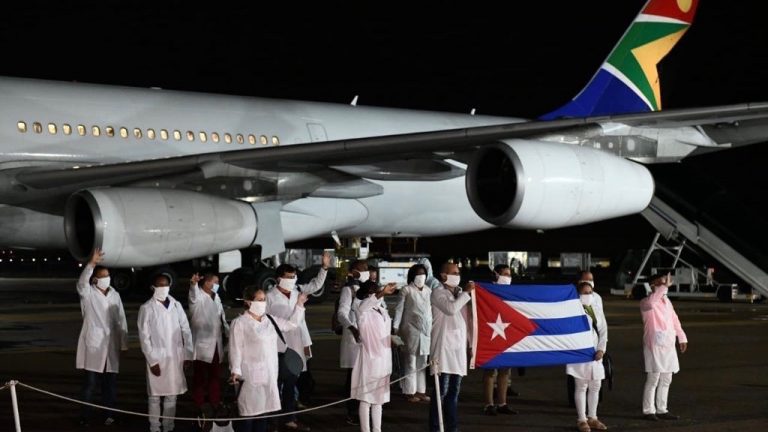 Cuban doctors arrive to South Africa : Peoples Dispatch