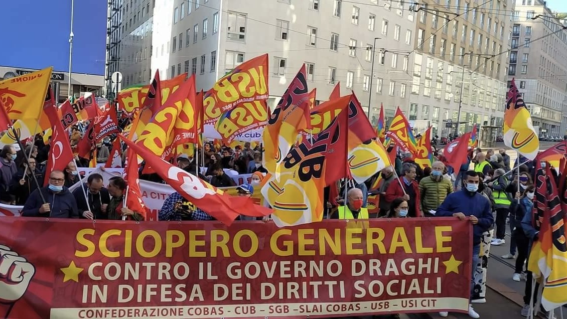 Italians hold national strike in response to attacks on labor Peoples