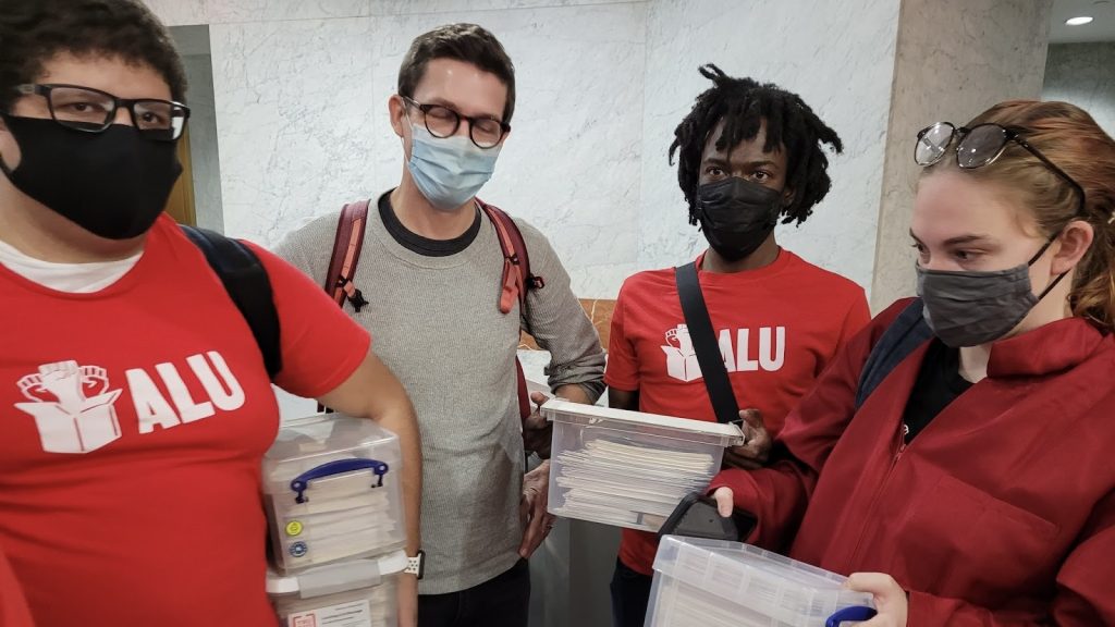 Amazon warehouse workers in New York file for union vote : Peoples Dispatch