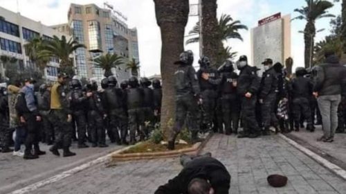 Protester dies in Tunisia