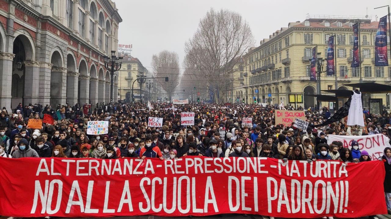 Italian students demand dignified education and an end to precarious labor  for all : Peoples Dispatch