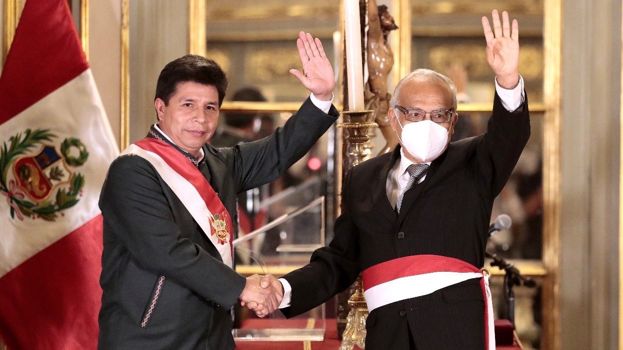 Aníbal Torres resigns Peru