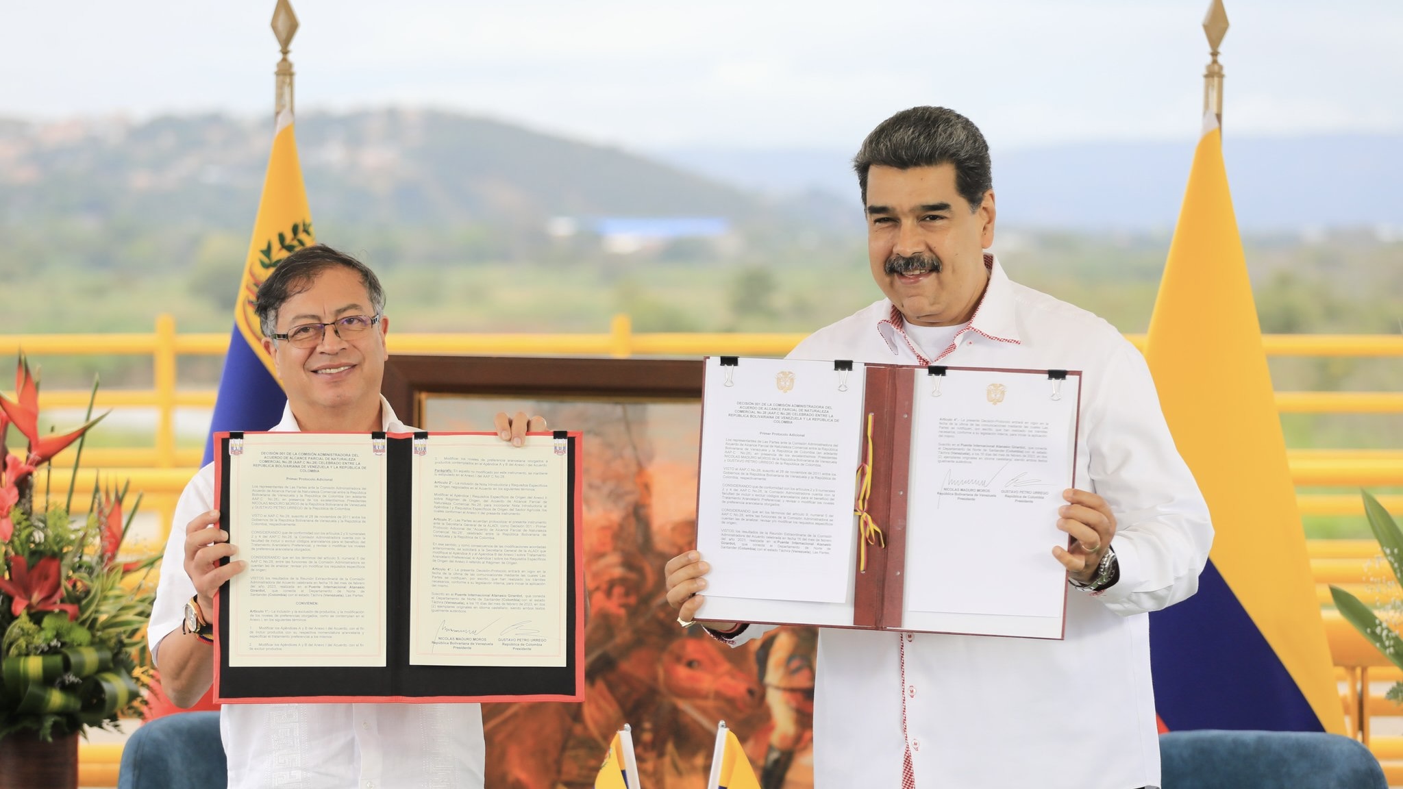 Los presidentes de Colombia y Venezuela se reúnen en la frontera, firman nuevo acuerdo comercial: Despacho de los Pueblos