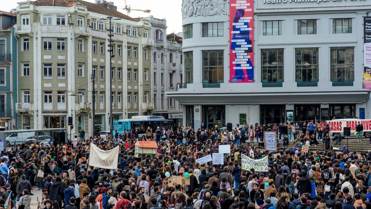 3-04 Rally for Housing - Portugal 1jpg