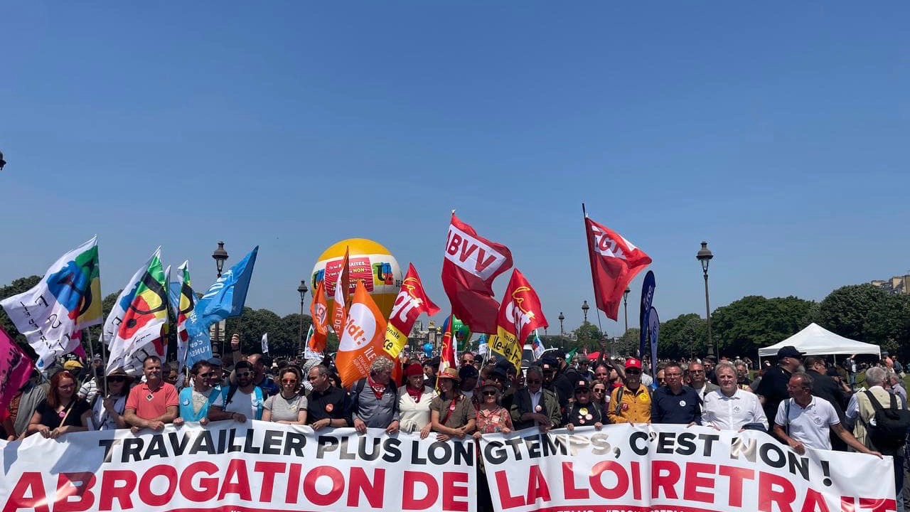 Photo of Les protestations montent en France contre l’abus des dispositions constitutionnelles pour défendre les réformes des retraites: Peoples Dispatch