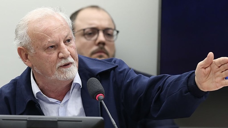 MST founder João Pedro Stedile faces off against right wing in Congress :  Peoples Dispatch