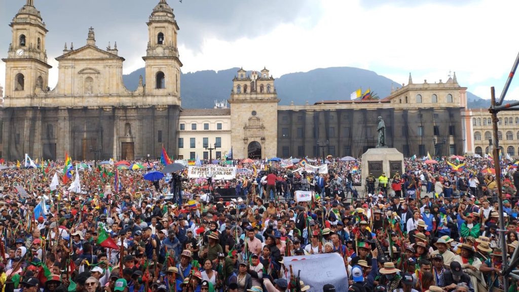 Colombian Indigenous and social organizations march against violence in ...