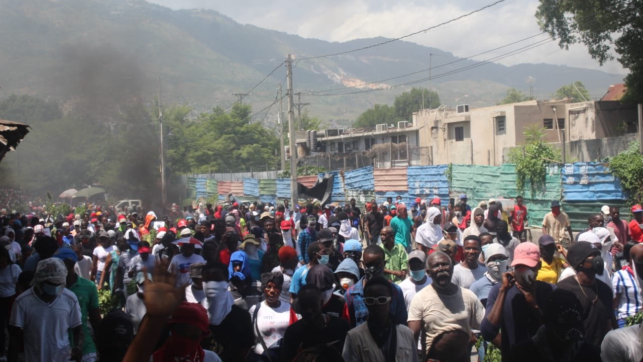Haiti, plunged into cycles of humanitarian crisis, rejects the possibility  of new foreign intervention : Peoples Dispatch