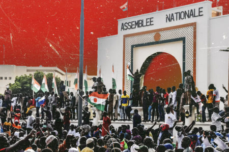 Rally in Niamey against foreign intervention and in support of the coup leaders.