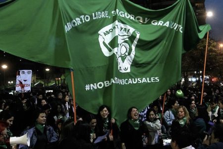 On September 28, thousands of women mobilized in Chile demanding expansion of abortion rights. (Photo: Javiera Manzi/X)