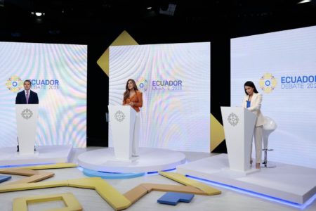 Luisa González of the left-wing Citizens Revolution Movement party and Daniel Noboa of the right-wing National Democratic Action alliance took part in a debate on October 1, two weeks ahead of the October 15 runoff election in Ecuador. Photo: CNE/X