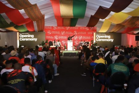 El panel inaugural de la III Conferencia Internacional Dilemas de la Humanidad tuvo lugar en Johannesburgo, Sudáfrica. Foto: Rafael Stedile