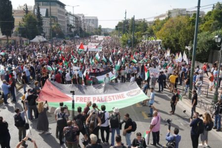 A massive protest in Greece against the Israeli war on Gaza. Photo: PAME
