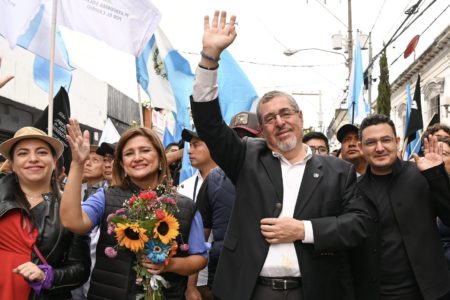 Guatemalan president-elect Bernardo Arévalo with vice Karin Herrera and supporters. Photo: Bernardo Arévalo/ X
