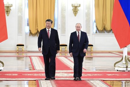 President of the People’s Republic of China Xi Jinping meets with President of Russia Vladimir Putin at the official welcoming ceremony in the Grand Kremlin Palace in Moscow. Photo: Wikimedia Commons