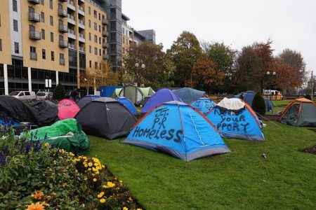Camps by homeless people on Queens Garden's, Hull. Photo: Homeless camping on Queens Garden's, Hull by Ian S, CC BY-SA 2.0 , via Wikimedia Commons