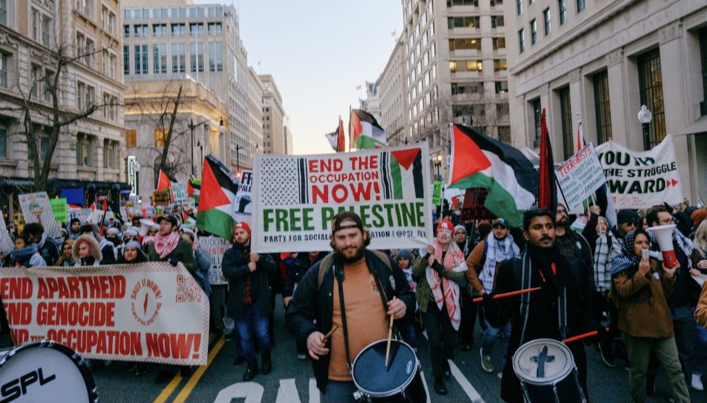 400,000 marched in Washington DC against Biden’s complicity in Israel’s ...
