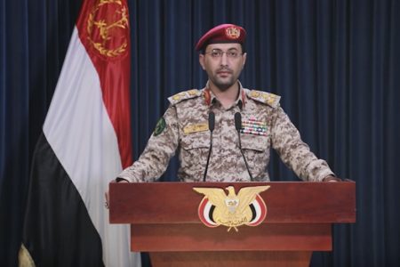 The spokesperson of the Yemeni Armed Forces, Brigadier General Yahya Saree giving a press conference.