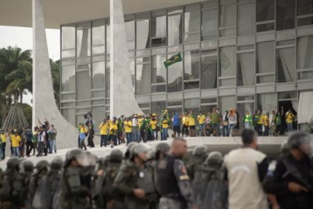 Bolsonaro supporters invade the three powers in Brasilia. Photo: Matheus Alves