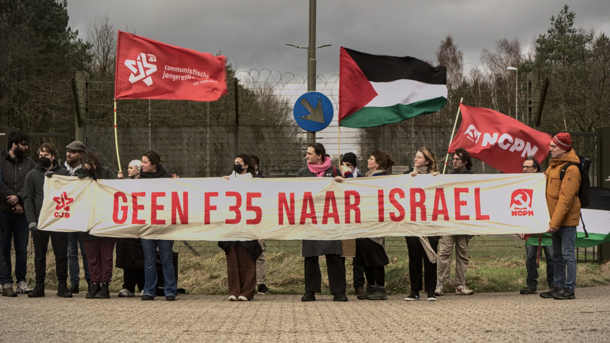Nederlandse rechtbank verbiedt export van F-35-onderdelen naar Israël: het sturen van mensen