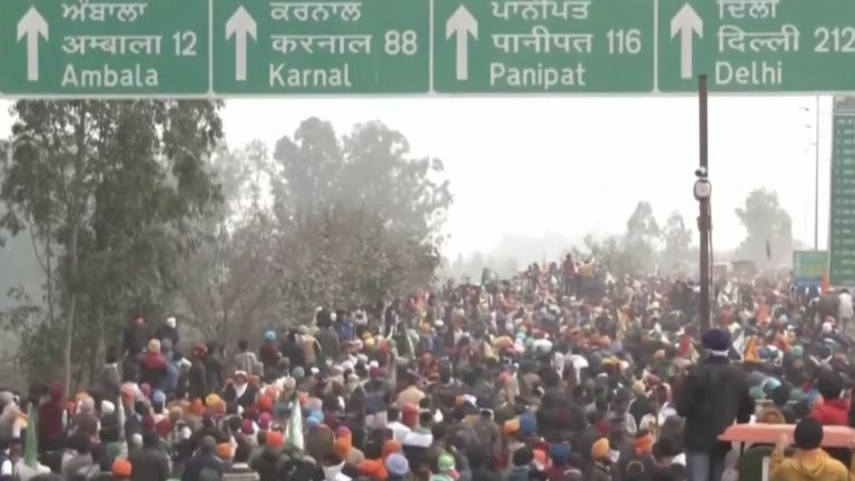 Indian farmers march on Delhi to protest unfulfilled demands : Peoples ...