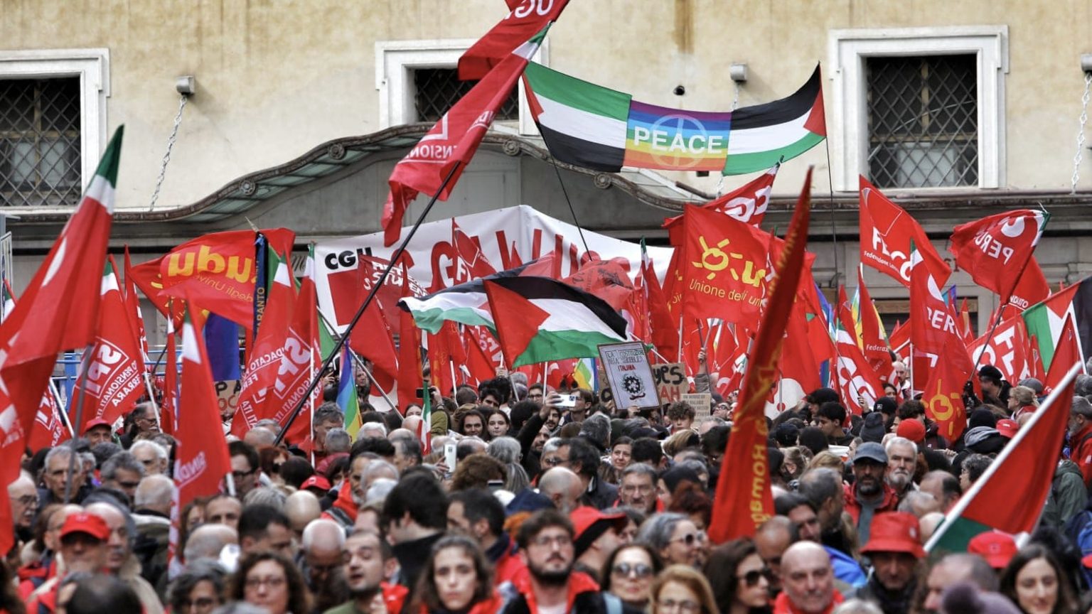 Massive demonstration in Rome calls for ceasefire in Gaza : Peoples ...