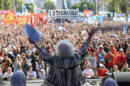 Human rights organizations speak to a massive crowd at the Plaza de Mayo (Photo via ARGMedios)