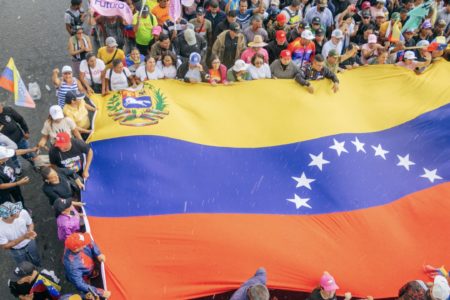 Venezuelan people marched in the rain on July 30 in defense of the July 28 electoral results. Photo: Zoe Alexandra