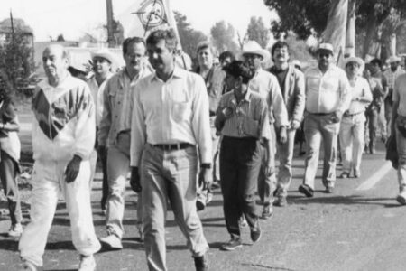 AMLO marching in the "Exodus for Democracy" in 1991. Photo: Fernando Fernández/Imagenlatina