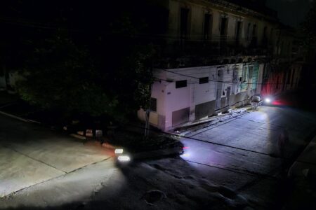 A street in Havana on Friday October 18 on the first day of the blackout. Photo: Luis de Jesús