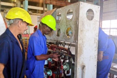 Thermoelectrical Center Antonio Maceo de Santiago de Cuba. Photo via Granma
