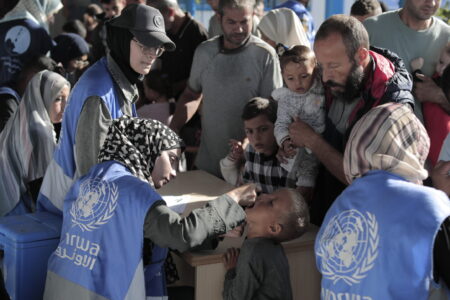 UNRWA staff during the second round of polio immunization in southern Gaza. Source: UNRWA/X