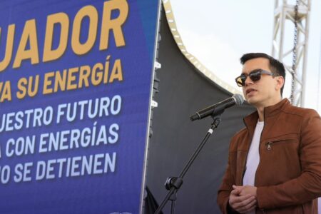 Ecuadorian President Daniel Noboa presiding over renewable energy project. Photo: Presidencia EC