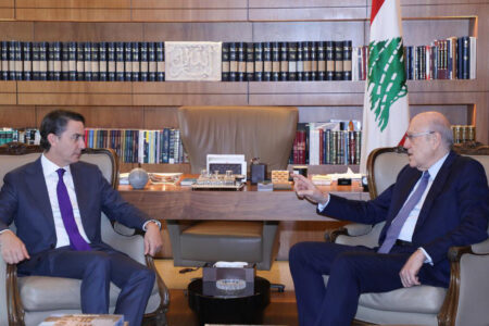 Lebanese Prime Minister Najib Mikati meets with US presidential envoy Amos Hochstein (Photo: Najib Mikati/X)