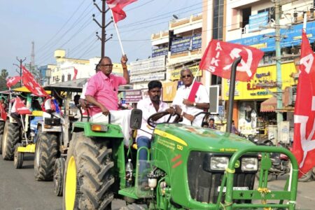 SKM tractor parade on January 26, 2025. Photo: AIKS