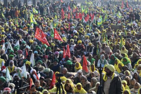 Thousands of farmers participated in the Kisan Mahapanchayat in Tohana, Haryana. Photo: AIKS