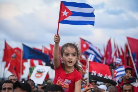 Cubans cry "We are not terrorists. Take us off the list!" in the great #MarchaDelPueblo in Dec 2024.
(Photo: Miguel Díaz-Canel/X)