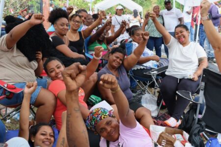 Families and relatives of the "political prisoners" camped outside the jail for a week demanding the freedom of the incarcerated workers.
Photo: SUNTRACS/X