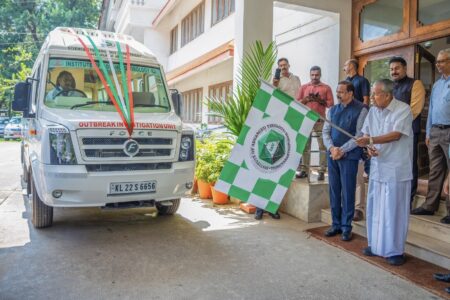 Kerala CM Pinarayi Vijayan at the launch of the Institute of Advanced Virology's Mobile Outbreak Testing Unit. Photo: Pinarayi Vijayan/ X