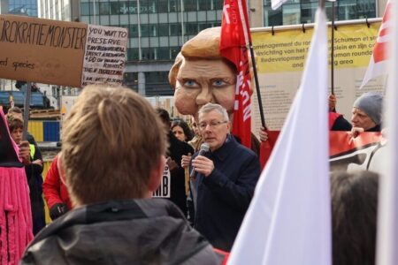 PTB-PVDA MEP Rudi Kennes during a protest against the EU omnibus regulation proposal. Source: The Left in the European Parliament/X