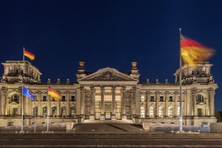 Edificio del Reichstag en Berlín, sede del Bundestag. Foto: Diego Delso / Wikimedia Commons