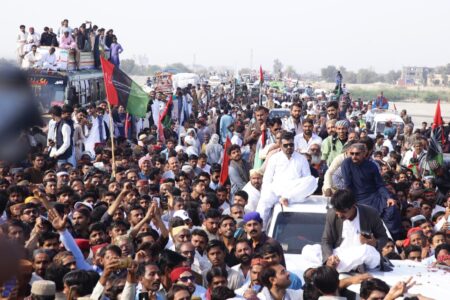 Sukkur protest against the govt’s six canals, which many claim will kill the Indus River. Photo: Zulfikar Bhutto/X
