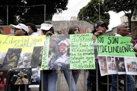 Venezuelans rally against deportations. Photo: Francisco Trias