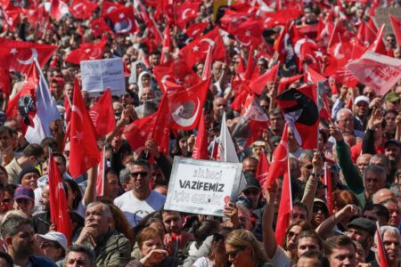 Mass protest in Istanbul,  Türkiye. Photo: CHP/X